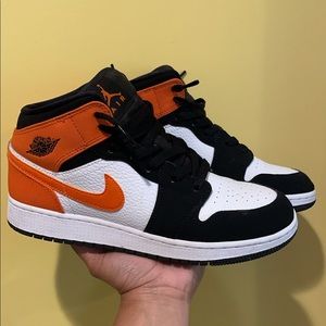 Shattered backboards (MID)